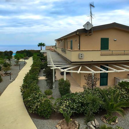 Chic Apartment In Parghelia Italy Eksteriør billede