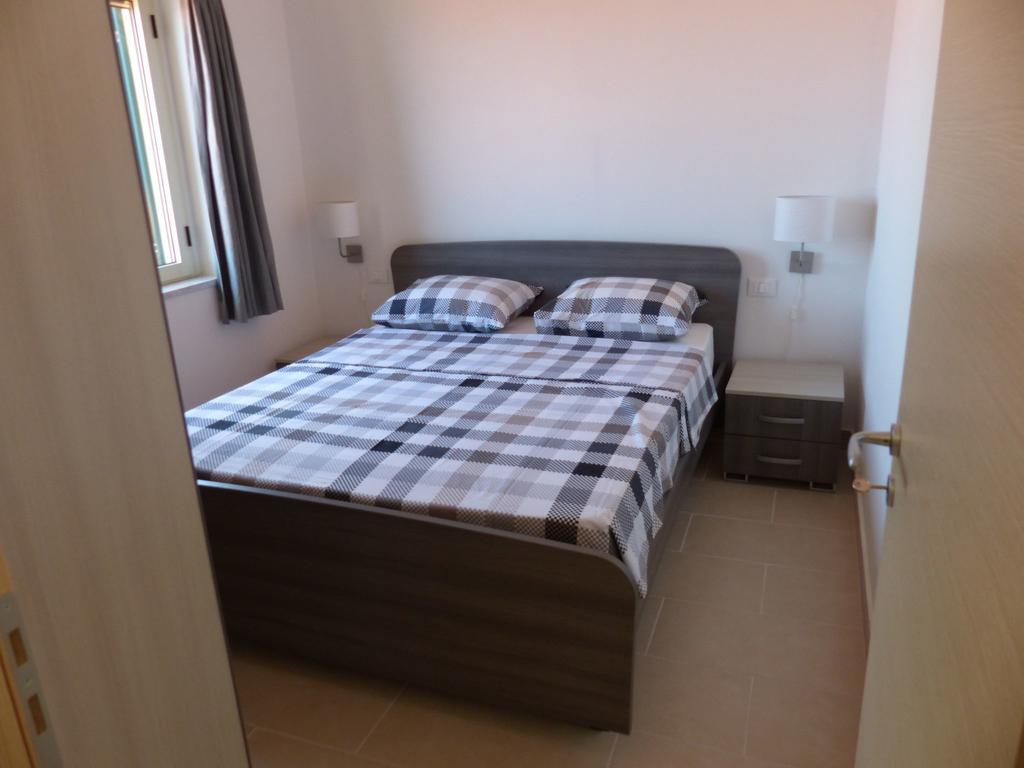 Chic Apartment In Parghelia Italy Eksteriør billede