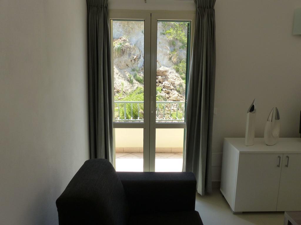 Chic Apartment In Parghelia Italy Eksteriør billede